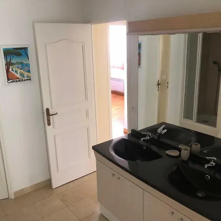 Bas De Au Calme Avec 2 Suites Independantes *